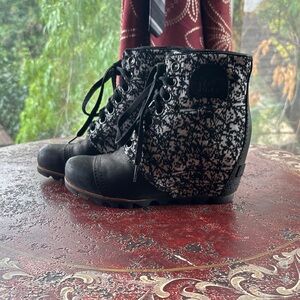 Sorel Black and White Lace Up Boots